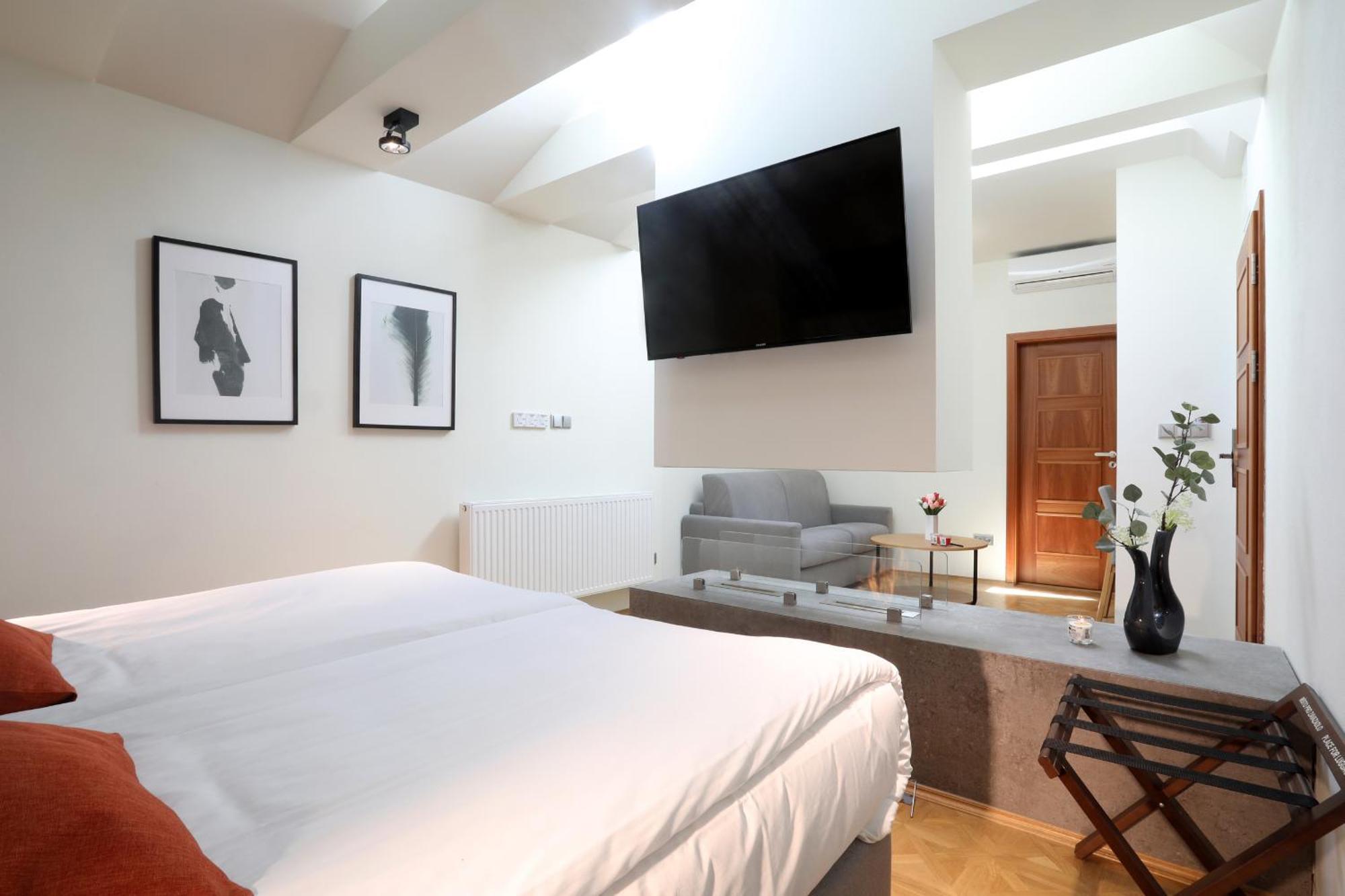 Hotel Pod Vezi Strážnice Kültér fotó