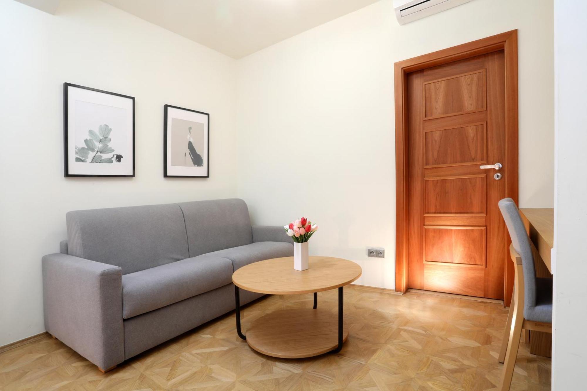 Hotel Pod Vezi Strážnice Kültér fotó