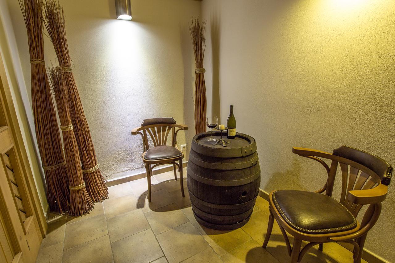 Hotel Pod Vezi Strážnice Kültér fotó
