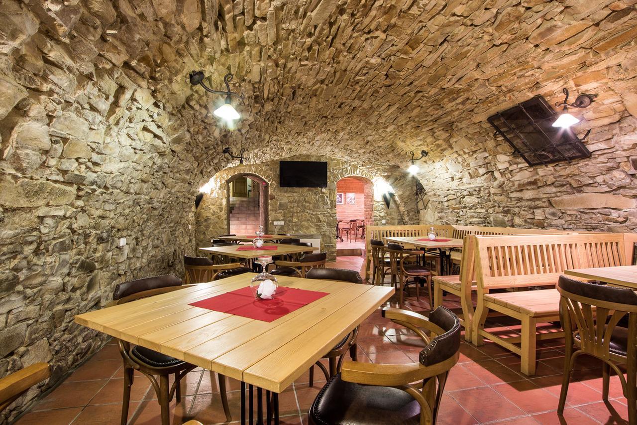 Hotel Pod Vezi Strážnice Kültér fotó