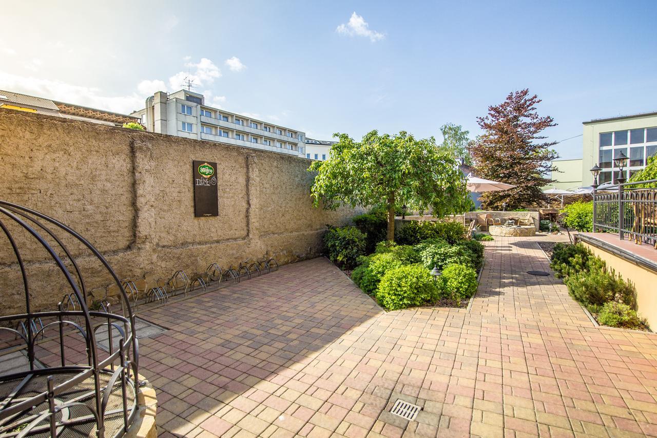 Hotel Pod Vezi Strážnice Kültér fotó