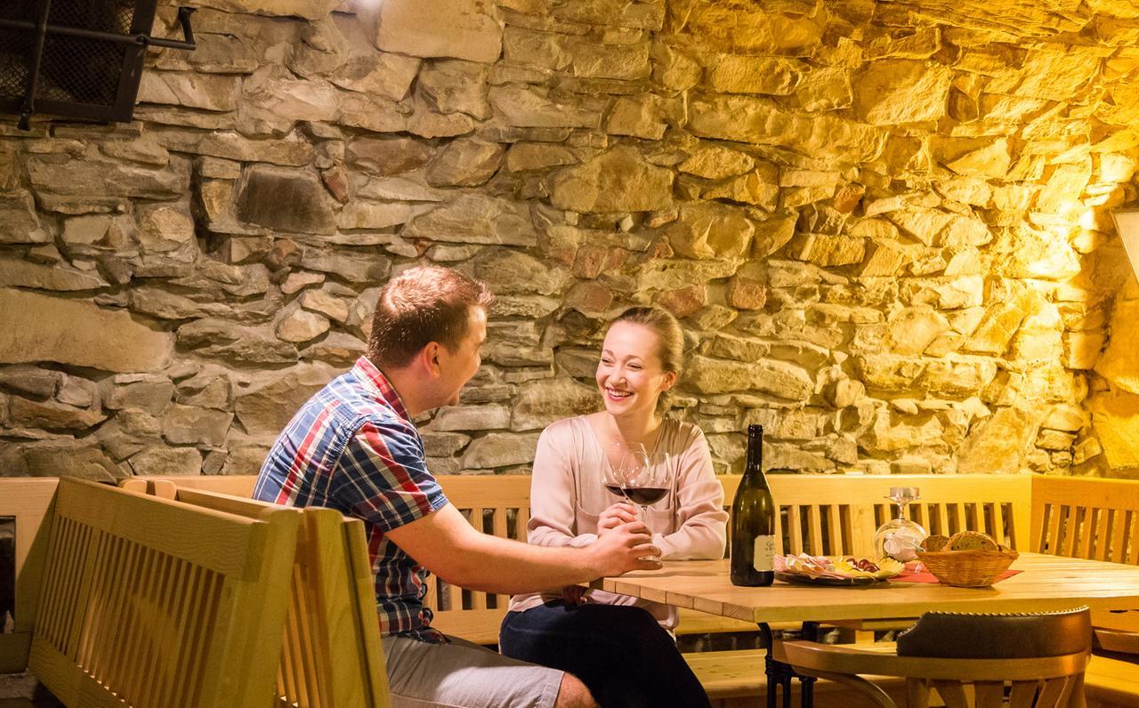 Hotel Pod Vezi Strážnice Kültér fotó
